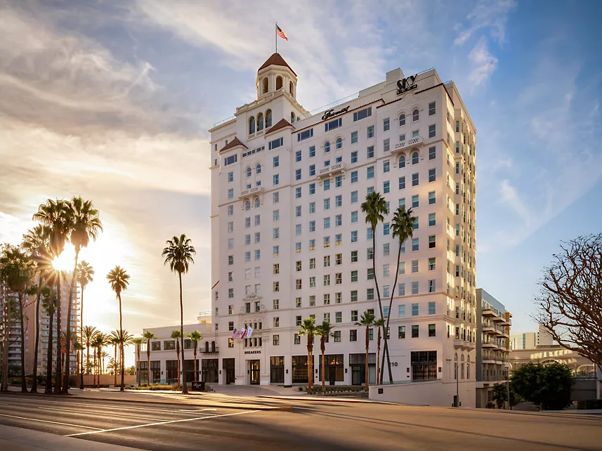 Long Beach hotel exterior – Rainbow Lagoon