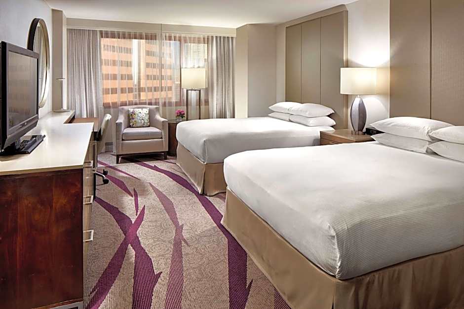 Marriott Long Beach Downtown guest rooms